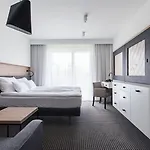 Shuum Boutique - Destigo 4* كولوبرزيغ