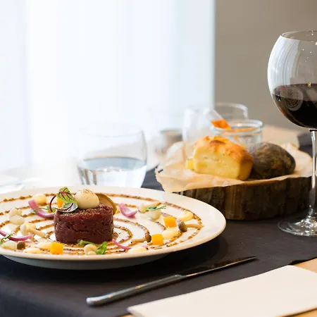 Shuum Boutique - Destigo 4*